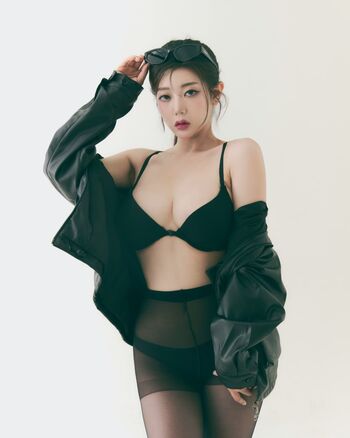 Full leaked Yuniyuning page private onlyfans photo