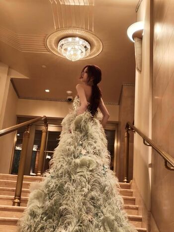 Full leaked Yuqi page private photo