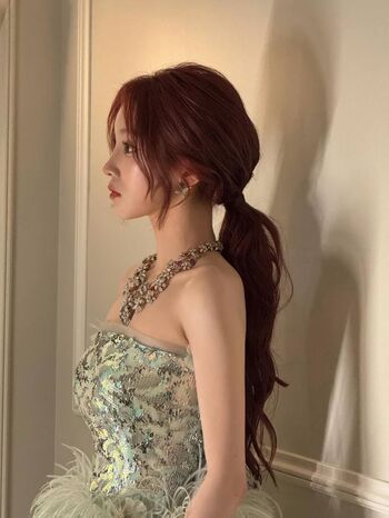 Full leaked Yuqi page private photo