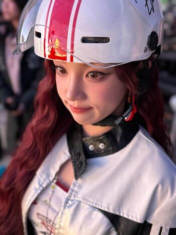 Full leaked Yuqi page private photo
