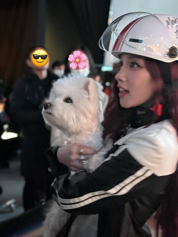 Full leaked Yuqi page private photo