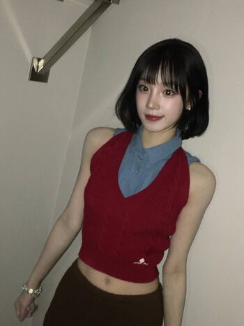 Full leaked Yuqi page private photo