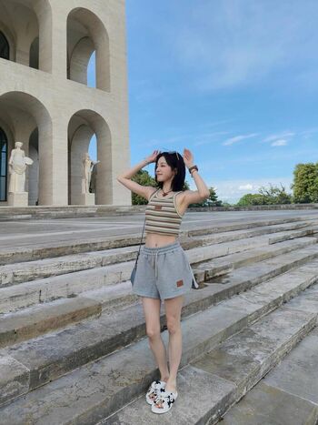 Full leaked Yuqi private photo