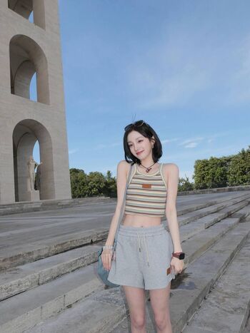 Full leaked Yuqi private photo