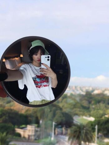Full leaked Yuqi page private photo