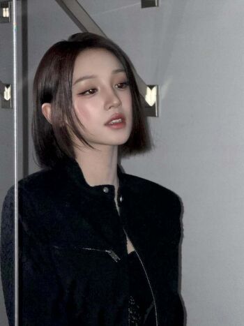 Full leaked Yuqi page private photo
