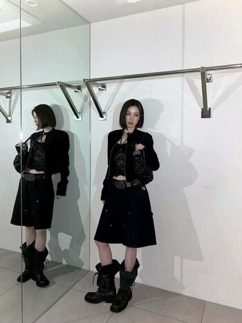 Full leaked Yuqi page private photo