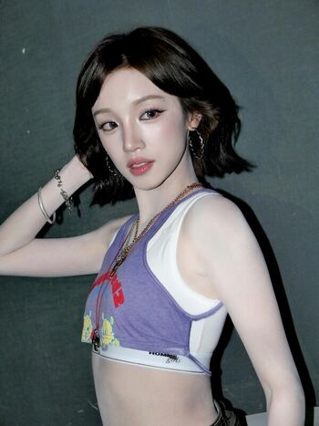 Full leaked Yuqi page private photo