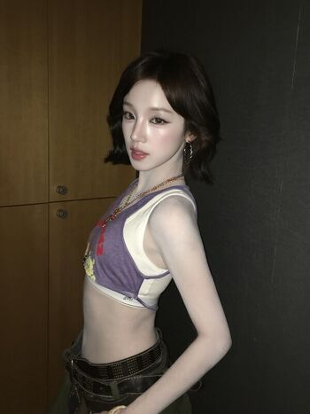 Full leaked Yuqi page private photo