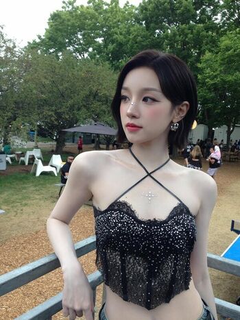 Full leaked Redblossom/ private photo