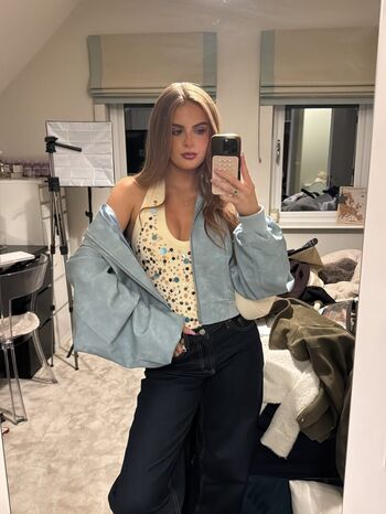 Full leaked Zara deasy private photo