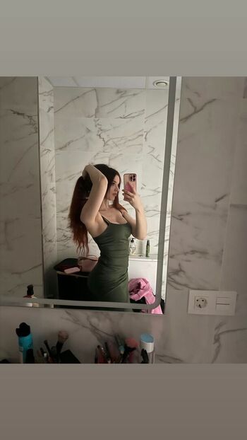 Full leaked Zeling private photo