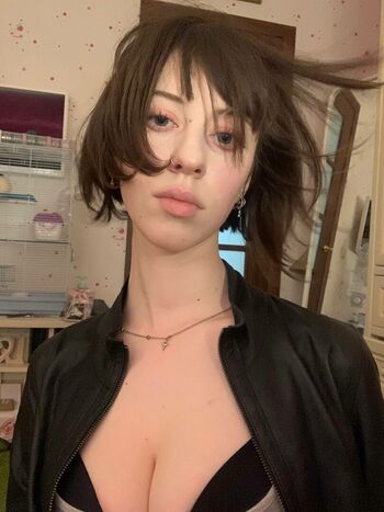 Full leaked Zemfiropol private photo