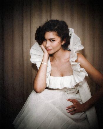 Full leaked Zendaya page private photo