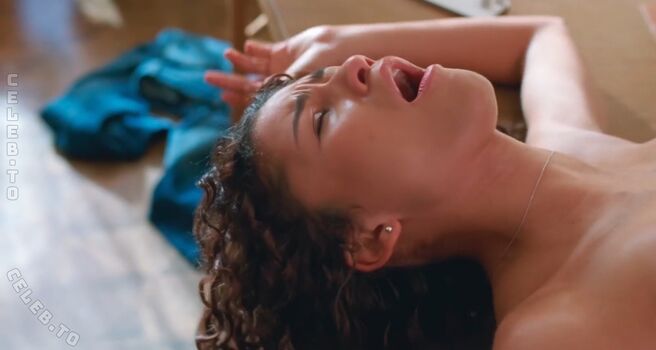 Full leaked Zendaya page private photo