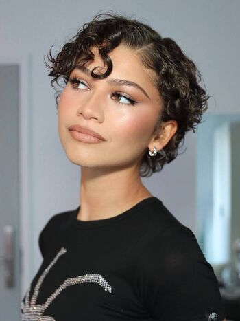 Full leaked Zendaya page private photo