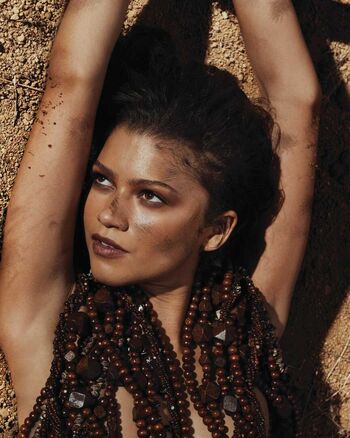 Full leaked Zendaya page private photo