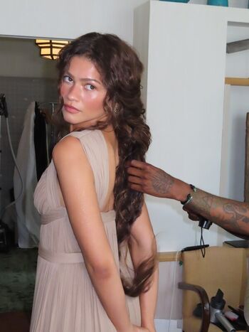 Full leaked Zendaya page private photo
