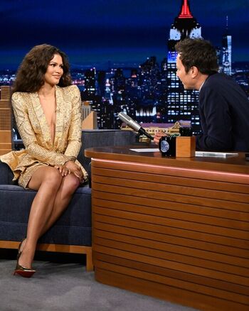 Full leaked Zendaya page private photo