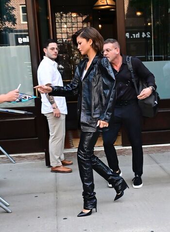 Full leaked Zendaya private photo