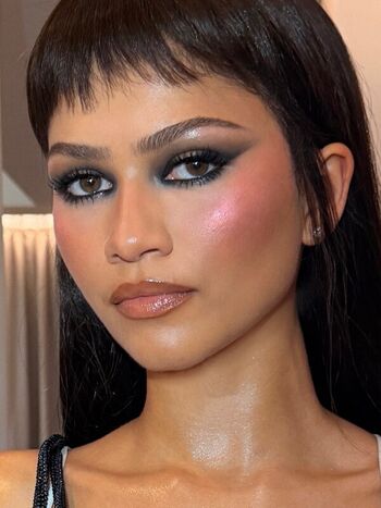 Full leaked Zendaya page private photo