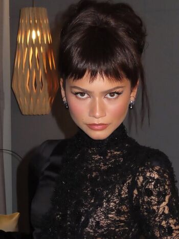 Full leaked Zendaya page private photo