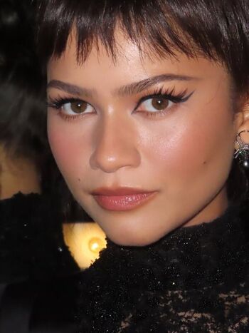Full leaked Zendaya page private photo