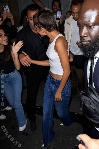 Full leaked Zendaya page private photo