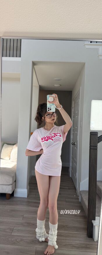 Full leaked Zipoz private photo
