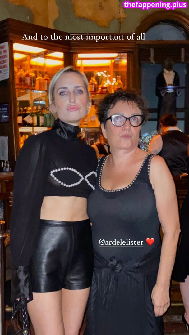 Zoe Lister Jones / https: / zoelisterjones ヌードOnlyFans写真 #19