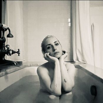 Full leaked Zoe lister jones private photo