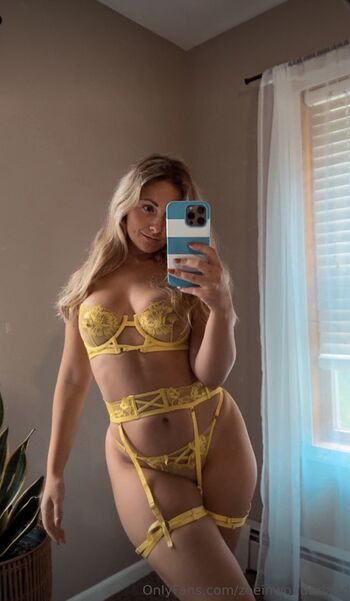 Full leaked Zoe pugh private photo
