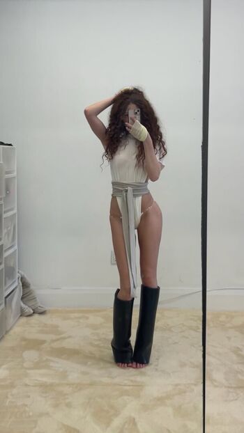 Full leaked Zoenya private photo