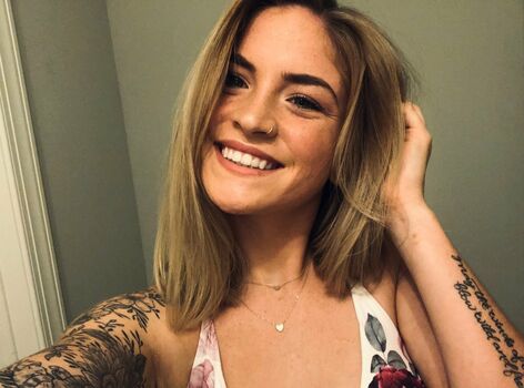 Full leaked Zoeneli private photo