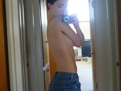 Full leaked Zoeplzshutup private photo