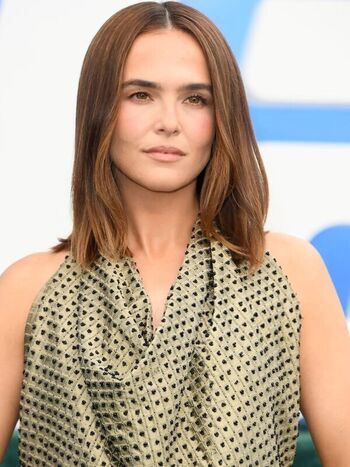 Full leaked Zoey deutch private photo