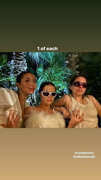 Full leaked Zoey deutch private photo