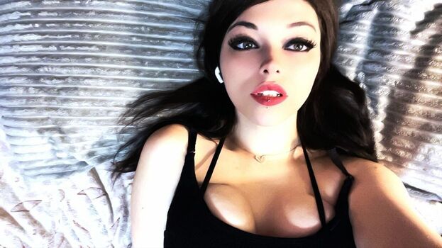 Full leaked Zombe tramp private photo