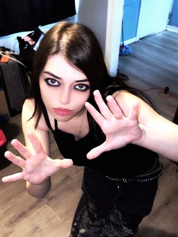 Full leaked Zombe tramp private photo