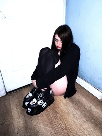 Full leaked Zombe tramp private photo