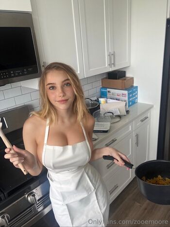 Full leaked Zooemoore private photo