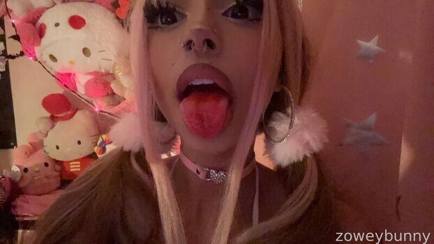 Full leaked Zoweybunny private photo